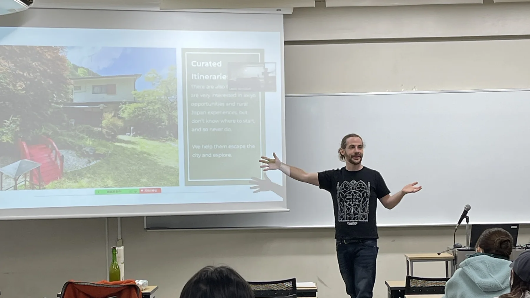 Matt Ketchum presenting to participants in a classroom